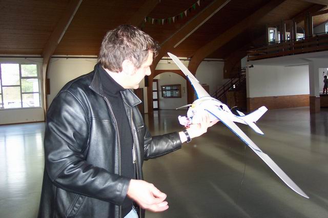 indoor_2003_57_20080124_2070918469