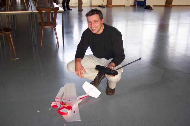 indoor_2003_72_20080124_1477858520