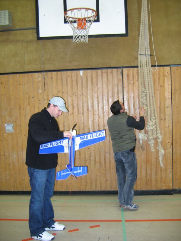 indoor_2005_9_20080124_1674315646